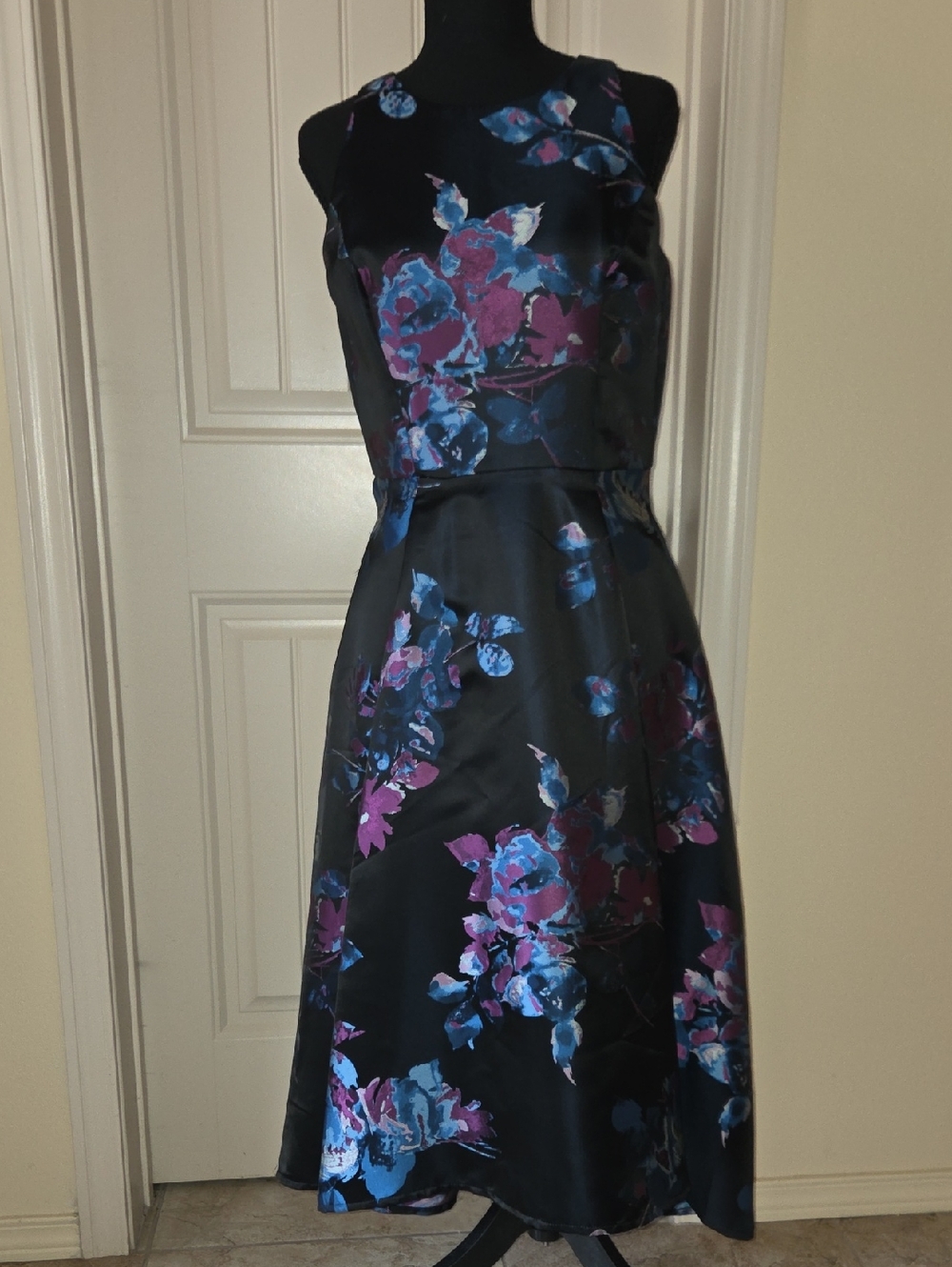 Tahari Sleeveless Floral Hi Lo Midi Fit & Flare Cocktail Dress, Size 4